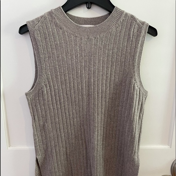 Aritzia Wilfred Sweater Tank - Size M - Picture 4 of 5